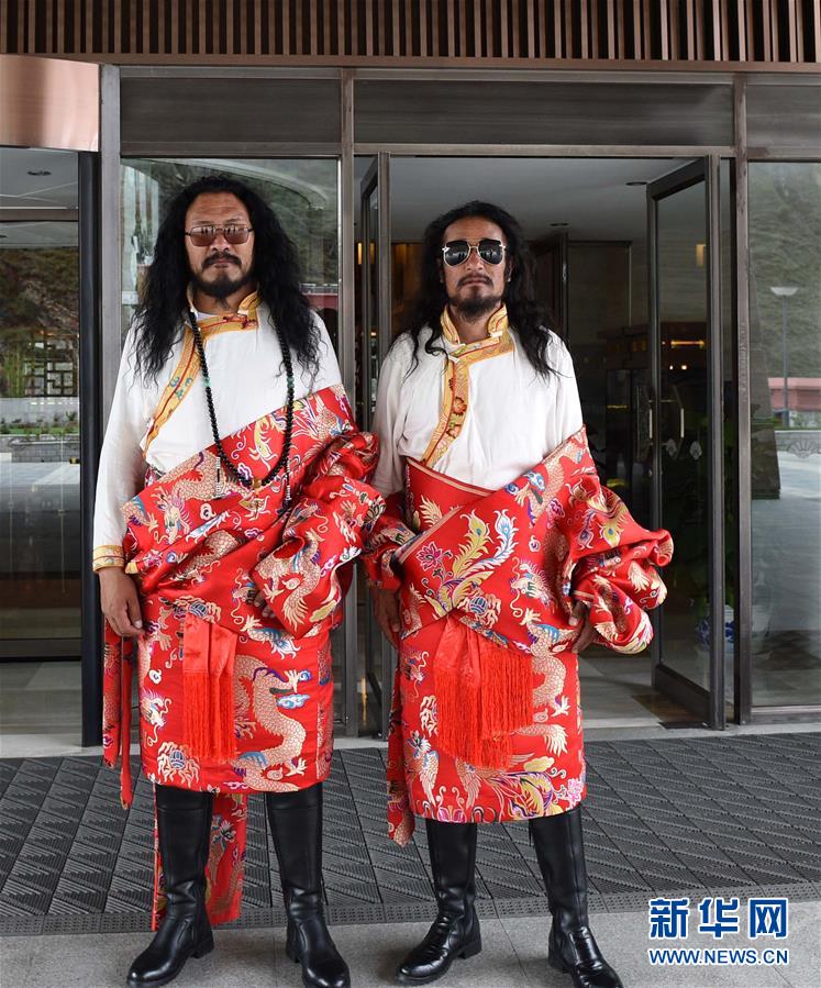 གཟུགས་བྱད་ལ་བརྟེན་ནས་དབུལ་སེལ་གྱི་ལམ་དུ་ཞུགས་པ། 