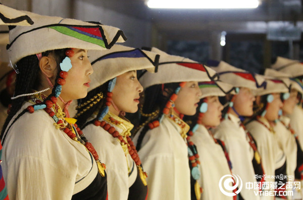 རང་ལྗོངས་ཀྱི་སྒོར་གཞས་སྤེལ་རེས་དང་འགྲེམས་སྟོན་འགྲན་བསྡུར་སྐབས་དང་པོ་འགོ་ཚུགས་པ།