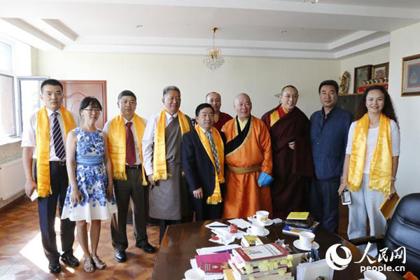 ཀྲུང་གོའི་བོད་ཀྱི་རིག་གནས་སྤེལ་རེས་ཚོགས་པས་མོང་གོལ་རྒྱལ་ཁབ་ལ་འཚམས་འདྲི་བྱས་པ།