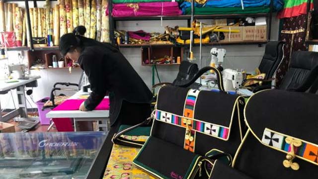 ཉིང་ཁྲིས་མཉམ་ལས་ཁང་བཙུགས་ཏེ་གྲོང་རྡལ་གྱི་ལས་རིགས་གསར་གཏོད་བྱས།  
