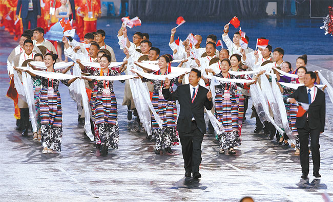 བོད་རང་སྐྱོང་ལྗོངས་ཀྱི་འཐུས་མི་ཚོགས་པ་སྐབས་བཅུ་གསུམ་པའི་རྒྱལ་ཡོངས་ལུས་རྩལ་འགྲན་ཚོགས་ལ་ཞུགས་པ།
