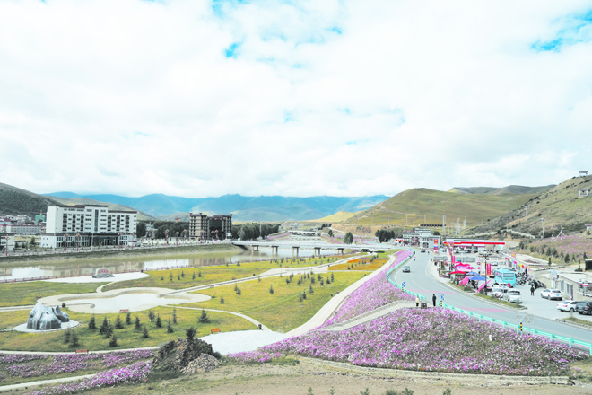 འདབ་པ་རྫོང་གིས་སྐྱེ་ཁམས་སྲུང་སྐྱོང་བྱས་ནས་མང་ཚོགས་ཀྱི་ཡོང་འབབ་མཐོ་རུ་བཏང་།