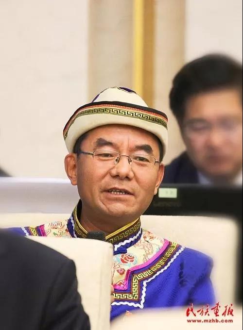 ཡུས་ཀུའུ་རིགས་ཀྱི་འཐུས་མི་ཞིག་གི་བསམ་འདུན་གསུམ།