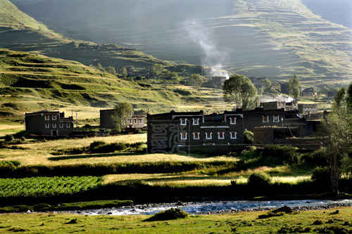 དར་མདོ་གྲོང་ཁྱེར་གྱིས་བོད་སྐད་ཡིག་གི་བཀོལ་སྤྱོད་ཁྲིམས་བསྟུན་ཅན་དུ་བཏང་བ། 