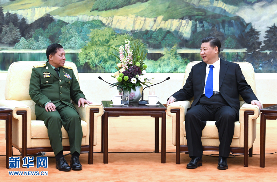 ཞི་ཅིན་ཕིང་གིས་འབར་མའི་རྒྱལ་སྲུང་དམག་དཔུང་གི་སྤྱི་ཁྱབ་དམག་སྤྱི་ཆེན་མོ་མེན་ཨང་ལེ་ལ་མཇལ་འཕྲད་གནང་།