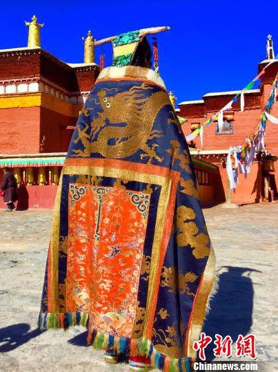 སྤུ་ཧྲེང་གི་རྒྱན་གོས། 