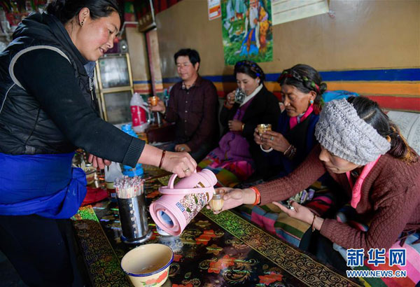 བོད་ལྗོངས་རིན་སྤུངས་རྫོང་ཁོངས་ཡུལ་གཞན་དུ་གནས་སྤོ་བྱེད་མཁན་ཚོའི་འཚོ་བ་གསར་པ།