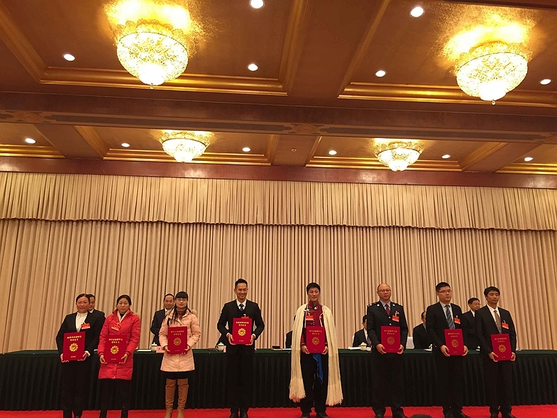 ཞིང་ཆེན་ཡོངས་ཀྱི་བསམ་པའི་དཔལ་ཡོན་འཛུགས་སྐྲུན་གྱི་གཟེངས་བསྟོད་ཚོགས་ཆེན་ཁྲེང་ཏུའུ་རུ་འཚོགས། 