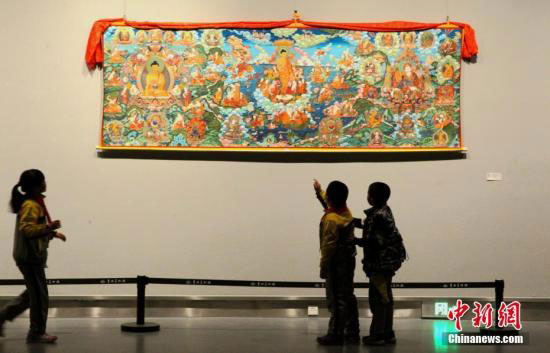 ཀྲུང་གོ་བོད་ཀྱི་རི་མོའི་ཕ་ཡུལ་གྱིས་ཐང་གའི་སྤུས་ཚད་ཆ་འཕྲིན་ཁུངས་འདེད་མ་ལག་བཙུགས་པ།