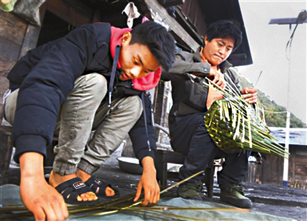 སྨྱུག་ལས་ལག་ཤེས་ལ་བརྟེན་ནས་ཕྱུག་འགྱུར་ལམ་དུ་སྐྱོད།