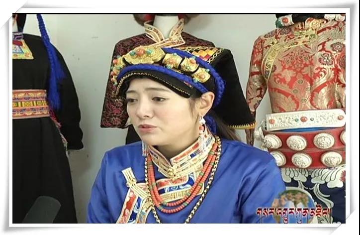 ཨ་ཅོན་གྱིས་མང་ཚོགས་ཕྱུག་འགྱུར་གྱི་ལམ་ལ་ཁྲིད།