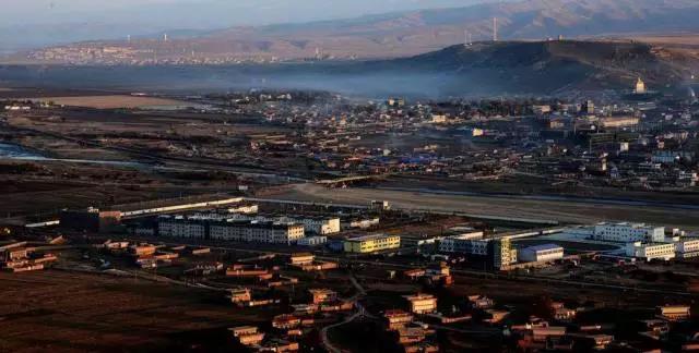 རྔ་བ་རྫོང་གི་རྫོང་ཨུའི་ཧྲུའུ་ཅི་སུའུ་ཅོན་ལ་བཅར་འདྲི་བྱས་པ།