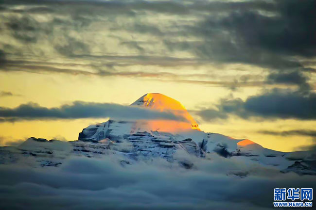 བོད་ལྗོངས་མངའ་རིས་དང་ཐག་ཉེ་རུ་འགྲོ་བ།