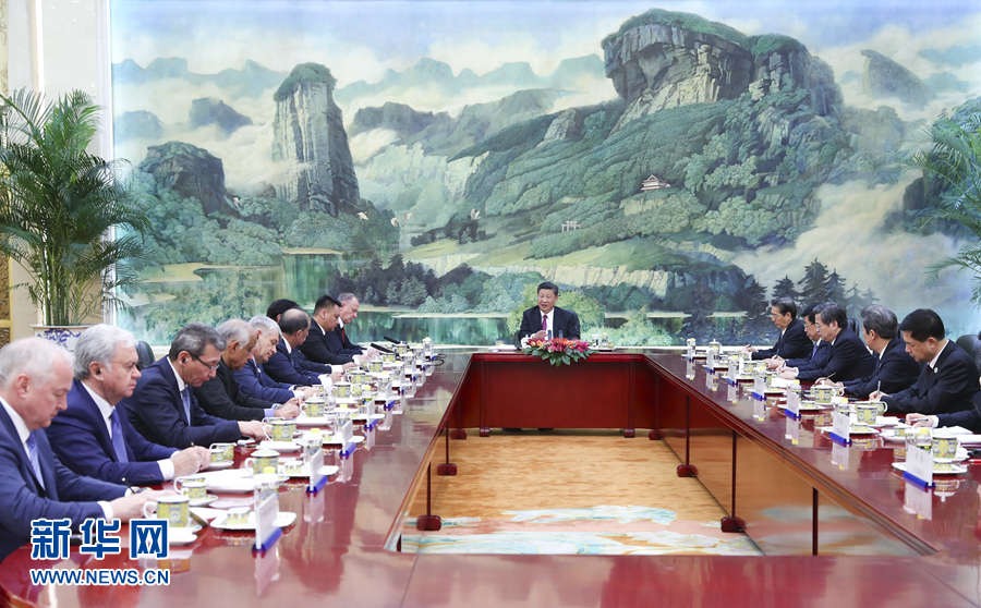 ཞི་ཅིན་ཕིང་གིས་ཕྱི་རྒྱལ་སྐུ་ཚབ་ཚོཊ་པའི་ཚོཊ་གཙོར་མཇལ་འཛོམས་གནང་། 