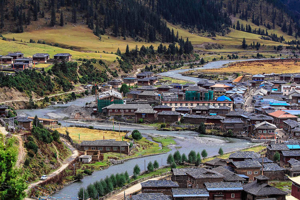 ཉག་རོང་རྫོང་ཀྲུང་གོའི་ཆེས་མཛེས་པའི་རྫོང་ལ་བདམས།