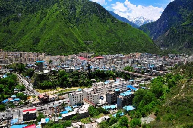 དངུལ་རྩའི་དབུལ་སྐྱོར་གྱི་ཚོད་ལྟའི་ཞིང་སར་ལོ་ལེགས་བྱུང་།