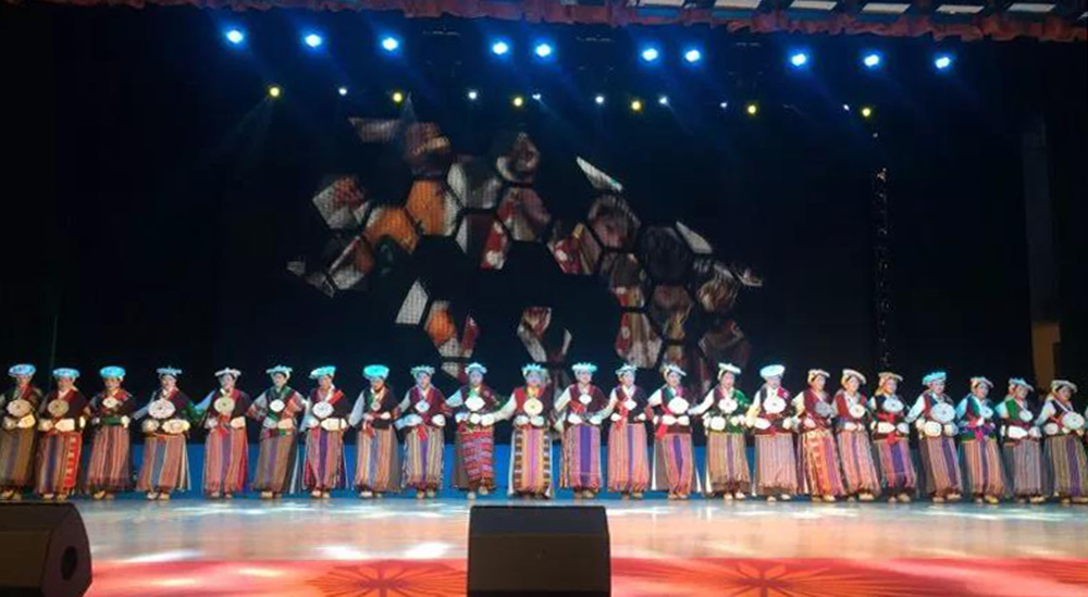 བོན་པོ་ཤུལ་ཡུལ་ཤོག་གི་མི་ཉག་སྐོ་བྲོ་ལ“སི་ཁྲོན་ཞིང་ཆེན་དམངས་ཁྲོད་རིག་གནས་སྒྱུ་རྩལ་གྱི་ཕ་སའི”མིང་བཏགས་གནང་།