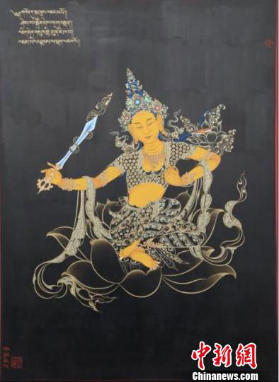 ཐང་གའི་སྒྱུ་རྩལ་མཁས་ཅན་སངས་རྒྱས་ཚེ་རིང་ཝུའེ་ཉི་སིའི་བཟོ་བསྐྲུན་ཇུས་འགོད་འགྲེམས་སྟོན་ལ་གདན་འདྲེན་ཞུས་པ།