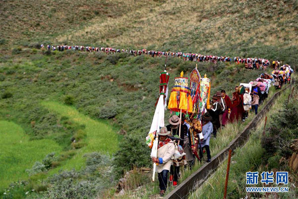 བོད་ལྗོངས་ཀྱི་ཞིང་པ་ཚོས་འོང་སྐོར་དུས་ཆེན་རོལ་བ། 