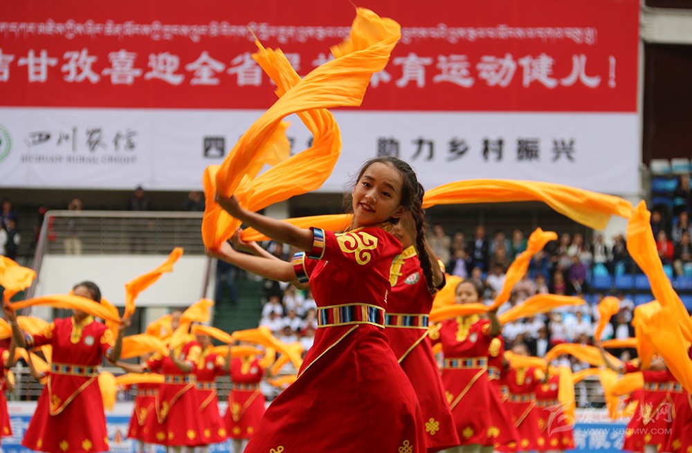 སྲོལ་རྒྱུན་ལུས་རྩལ་འགྲན་ཚོགས་འགོ་ཚུགས་མཛད་སྒོའི་པར་རིས་བདམས་བཀོད།
