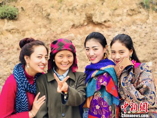 བོད་སྐད་གློག་བརྙན་《ཁ་ལོ་བ།》