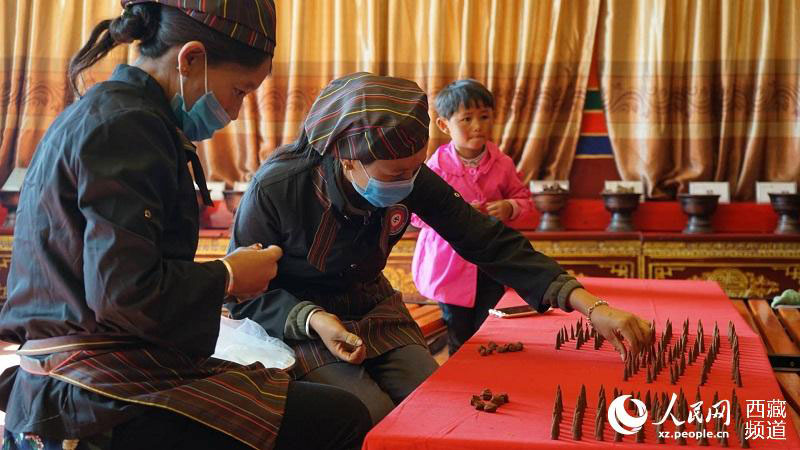 བོད་ལྗོངས་ས་སྐྱ་རྫོང་གི་ཁྱད་ལྡན་ཐོན་ལས་ལ་གསོན་ཉམས་ལྡན་པ།