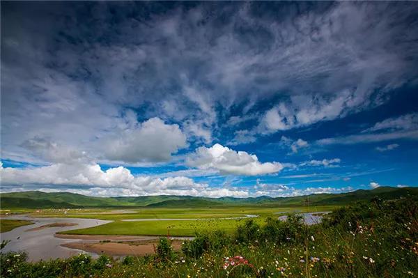 ཐོན་ཁུངས་ལེགས་ཆ་དཔལ་འབྱོར་ལེགས་ཆ་རུ་བསྒྱུར།