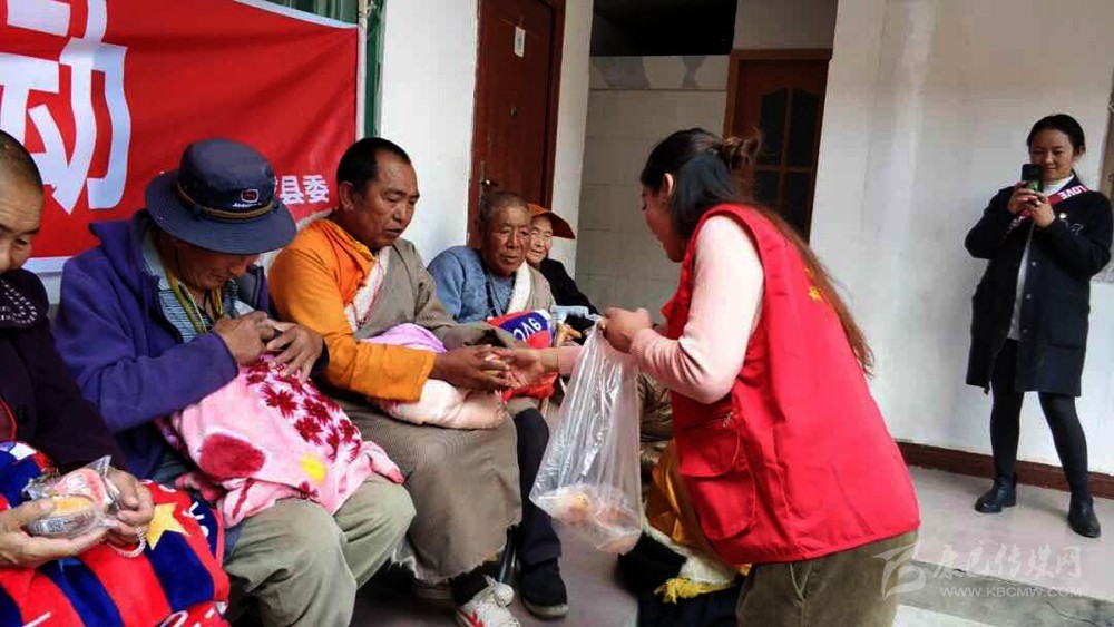 ཉག་རོང་རྫོང་གིས་དགུ་གཉིས་རྒན་རྒོན་དུས་ཆེན་ལ་བྱེད་སྒོ་སྤེལ།