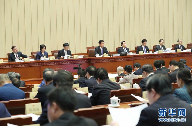 རྒྱལ་ཡོངས་དམངས་འཐུས་ཚོགས་ཆེན་སྐབས་བཅུ་གསུམ་པའི་རྒྱུན་ལས་ཨུ་ཡོན་ལྷན་ཁང་གི་གྲོས་ཚོགས་ཐེངས་དྲུག་པ་པེ་ཅིན་ནས་ཚོགས།