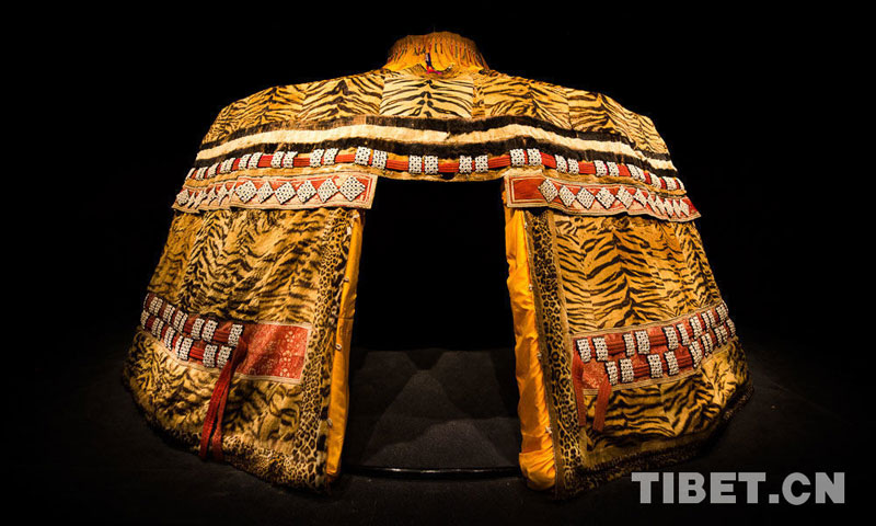 མཛའ་གཞས་གྲོང་གི་རྟེན་རྫས་བཤམས་མཛོད་ཁང་།