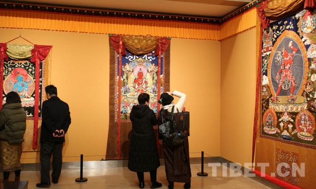 ཀྲུང་གོའི་ཐང་གའི་སྒྱུ་རྩལ་ཕུལ་བྱུང་འགྲེམས་སྟོན་གྱི་སྒོ་དབྱེ་མཛད་སྒོ་པེ་ཅིང་དུ་སྤེལ།