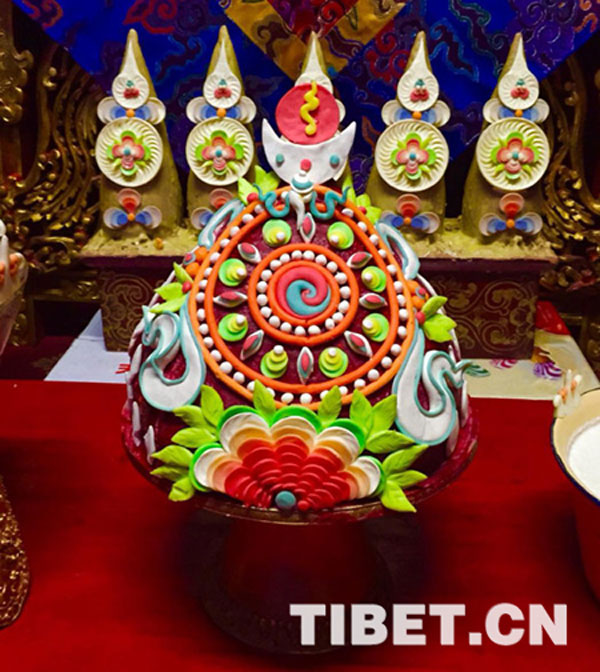 མཆོད་མེའི་འོད་སྣང་སྐར་ཚོགས་བཞིན་དུ་བཀྲ་བའི་དགའ་ལྡན་ལྔ་མཆོད།