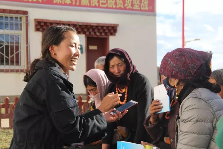 དམངས་ཕན་ཁྲིམས་ལུགས་དྲིལ་སྒྲོག་མཁན་འཇམ་དཔལ་སྐྱིད།