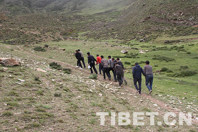ལྷ་སའི་ཉེན་རྟོག་པས་བོད་ལྗོངས་སུ་ཐོག་མར་བྱུང་བའི་དགོན་སྡེའི་གནའ་ཤུལ་རིག་དངོས་བརྐུས་པའི་གྱོད་གཞི་རྩད་ཆོད་དེ་རིག་དངོས་70ཚུར་བླངས་པ།