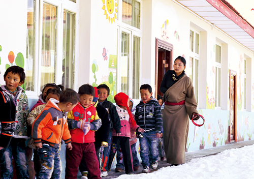 དགུ་ཐོག་གསུམ་སྣོན་སློབ་གསོ་ཡིས། བོད་ཁུལ་ན་གཞོན་ལས་ཞུགས་བྲིན།