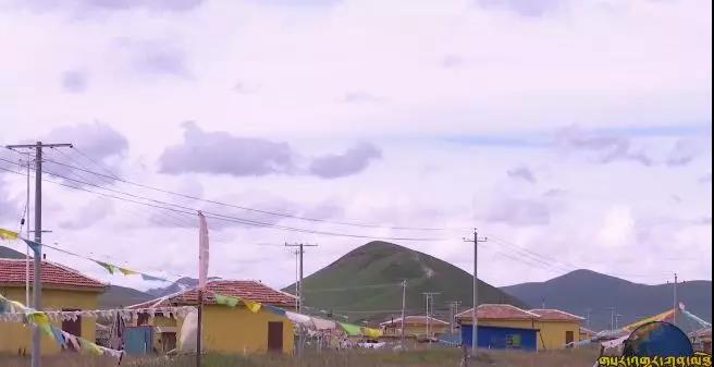 གློག་འཐེན་ནས་བོད་ཁུལ་གྱི་ཁྱིམ་ཚང་མང་པོར་དྲོད་ཁོལ་བསྐྱལ།
