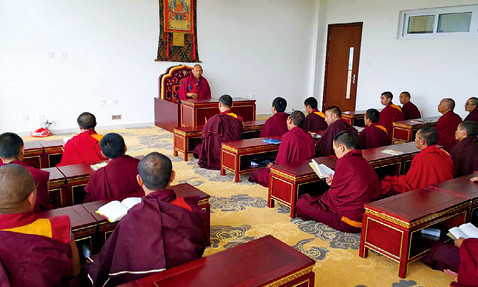 དཀར་མཛེས་ཁུལ་ནང་བསྟན་མཐུན་ཚོགས་ཀྱིས་ལྔ་གཉིས་གསུམ་ཞེས་པའི་རྒྱུན་རྣམ་གྱི་སློབ་སྦྱོང་བྱ་འགུལ་སྤེལ་བ།
