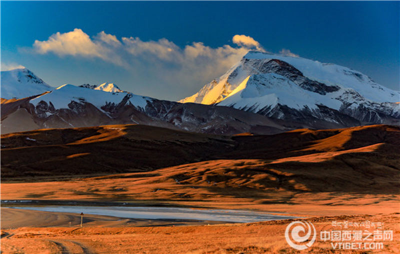 འཛམ་གླིང་ཡང་རྩེར་གནས་པའི་སྟོད་མངའ་རིས།