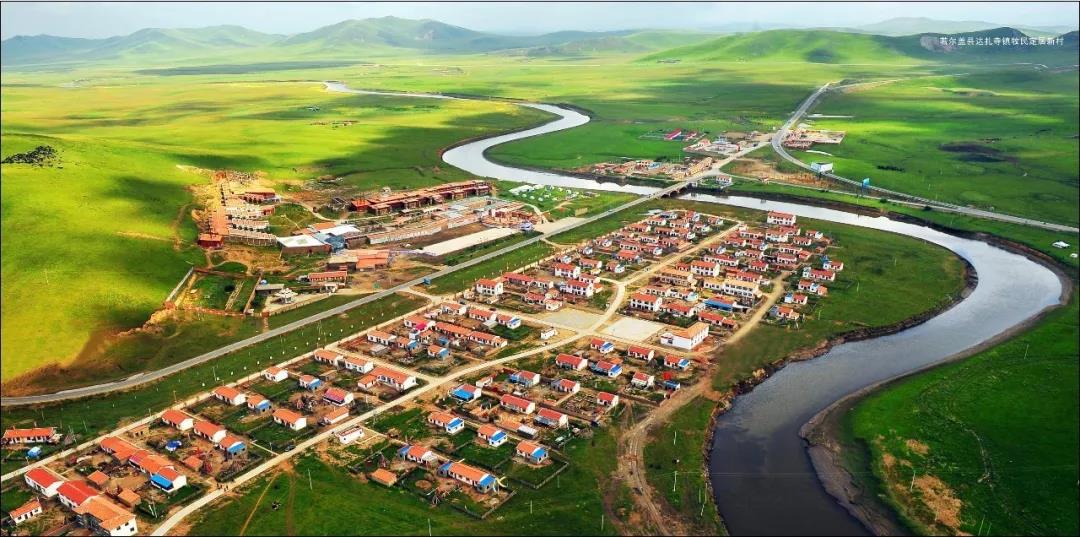 ཕྱུག་འགྱུར་གྱི་ཁྱིམ་གཞིས་བསྐྲུན་ནས་གྲོང་གསེབ་དར་རྒྱས་སུ་གཏོང་བ།