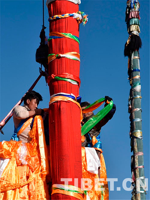 གཙུག་ལག་ཁང་གི་དར་ཆེན་ལ་དར་ལྕོག་གསར་པ་བརྗེས།