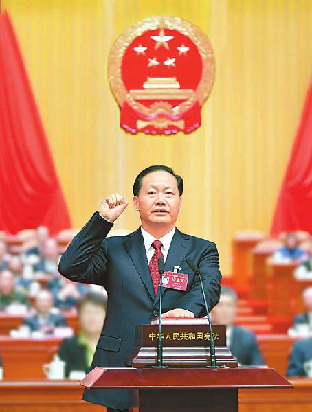 ཕེང་ཆིང་ཧྭ་སི་ཁྲོན་ཞིང་ཆེན་དམངས་ཆེན་རྒྱུན་ལས་ཨུ་ལྷན་གྱི་ཀྲུའུ་རེན་དུ་བདམས་པ།