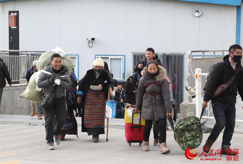 ཟླ་1ཚེས་21ཉིན་ནས་དཔྱིད་གསར་སྐྱེལ་འདྲེན་འགོ་ཚུགས་ལ། སྔོན་དཔག་བྱས་ན་བོད་ལྗོངས་ནས་འགྲུལ་པ་མི་ཐེངས་ཁྲི་130ཙམ་སྐྱེལ་འདྲེན་བྱ་རྒྱུ་རེད།