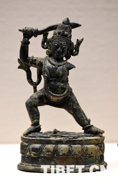 བོད་ལྗོངས་ལྷོ་ཁའི་“8.18”རིག་དངོས་རྐུས་ཤོར་རྩད་ཆོད་པའི་རིག་དངོས་རྒྱལ་ཁབ་རྟེན་མཛོད་ཁང་དུ་འགྲེམས་སྟོན་བྱས།