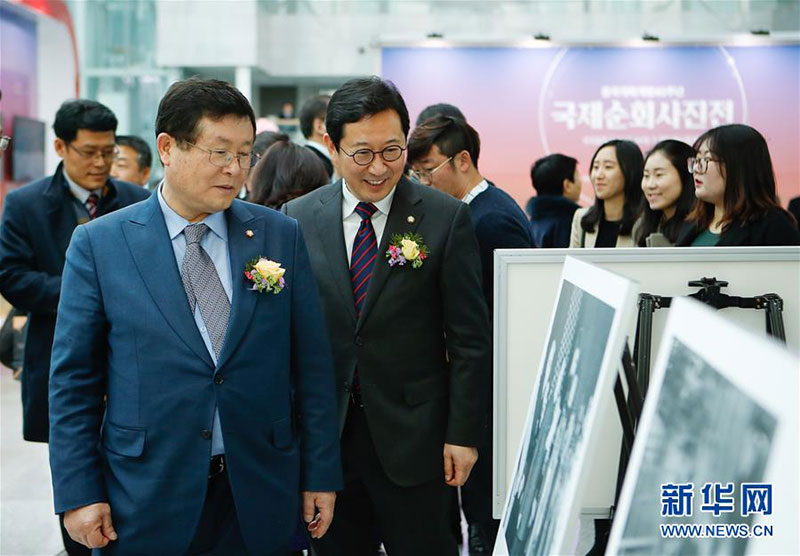 “ཀྲུང་གོས་བཅོས་བསྒྱུར་སྒོ་འབྱེད་བྱས་ནས་ལོ་40འཁོར་བའི་བརྗོད་དོན་གཙོ་བོའི་སྐོར་འགྲེམས”སེའར་དུ་འགོ་ཚུགས།