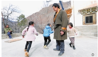 གྲོང་ཚོའི་སློབ་ཆུང་སློབ་མ་ནས་གྲོང་ཚོའི་སློབ་ཆུང་གི་དགེ་རྒན་བར།