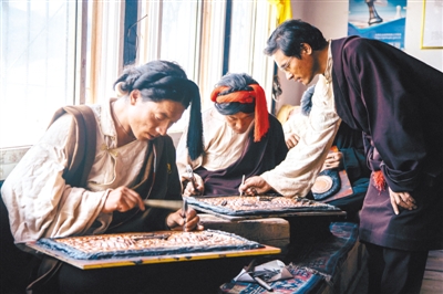 ཕན་ཚུན་རོགས་སྐྱོར་བྱས་ནས་མཉམ་དུ་ཕྱུག་པོར་འགྱུར།