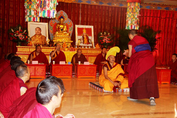 ཀྲུང་གོ་བོད་བརྒྱུད་མཐོ་རིམ་ནང་བསྟན་སློབ་གླིང་གི་2019ལོའི་སློབ་མ་བསྡུ་བའི་སྒྲིག་ཡིག