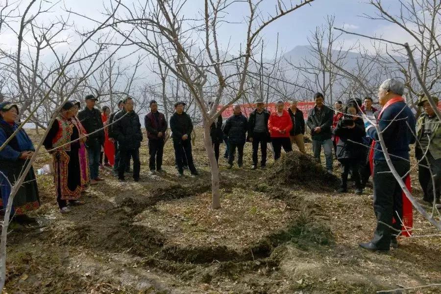ཞིབ་འཇུག་པས་ལིས་རྫོང་གི་ཞིང་བ་ཚོར་ལག་རྩལ་གསར་པ་ཁྲིད།