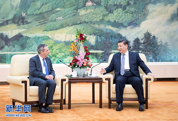 ཞི་ཅིང་ཕིང་ནས་ཧ་ཧྥུ་སློབ་ཆེན་གྱི་སློབ་སྤྱི་དང་མཇལ་འཕྲད་གནང་བ།