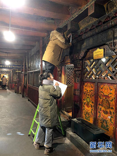 ལྷ་ལྡན་གཙུག་ལག་ཁང་གི་སྐྲུན་དངོས་ལ་ཚད་འཇལ་རིས་འགོད་དང་དབྱེ་ཞིབ་ཞིབ་འཇུག་ལས་དོན་སྤེལ་བ།